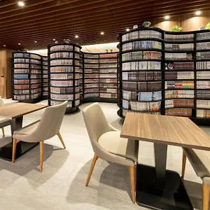 The Hedistar Nijo Comic & Books *** Kyoto